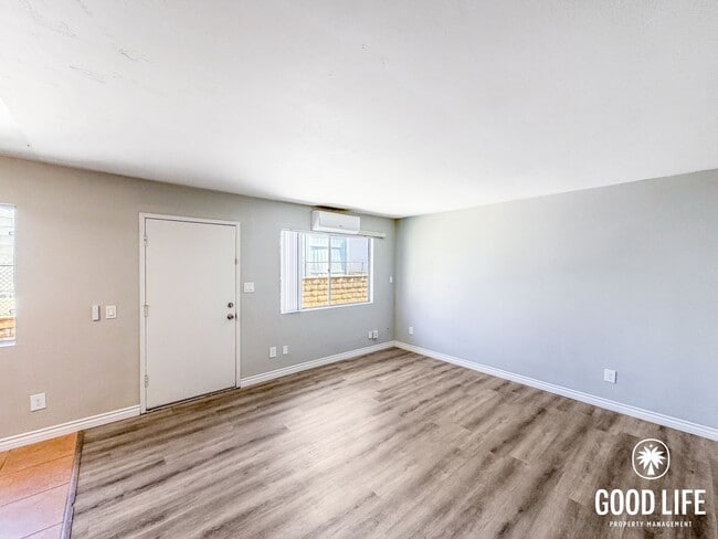 Building Photo - 3BD/1BA Home in Lakeside with In-Unit Laundry & Built-In Closets