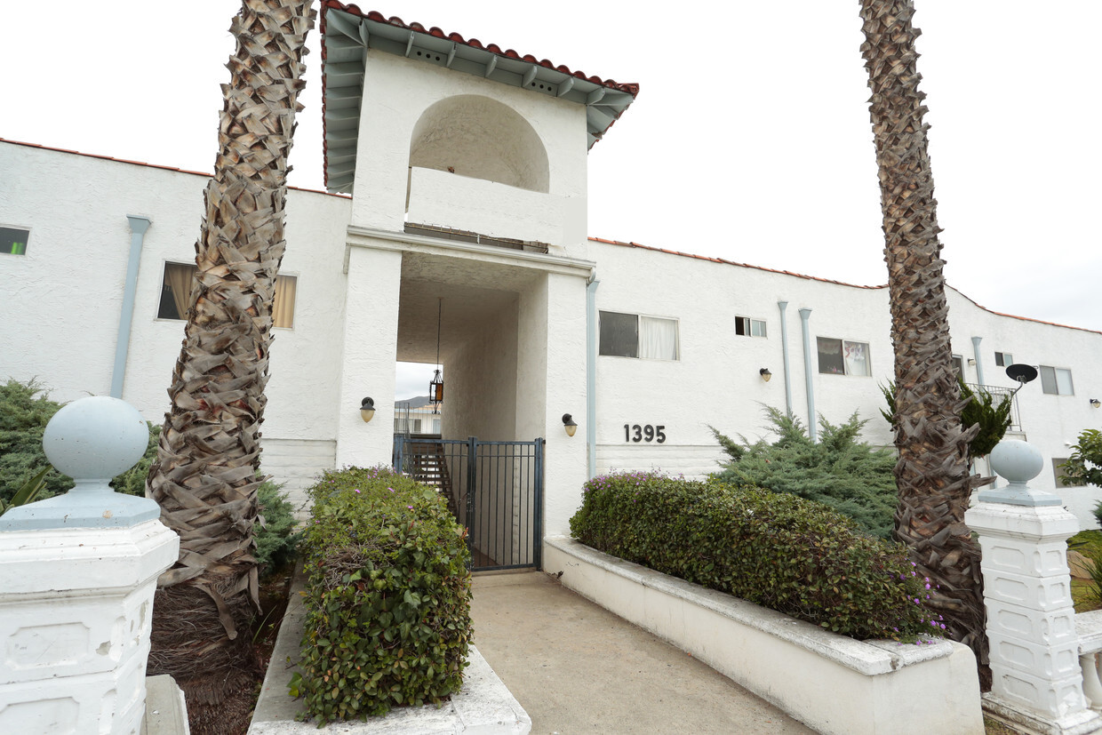 Primary Photo - Montezuma Apartments