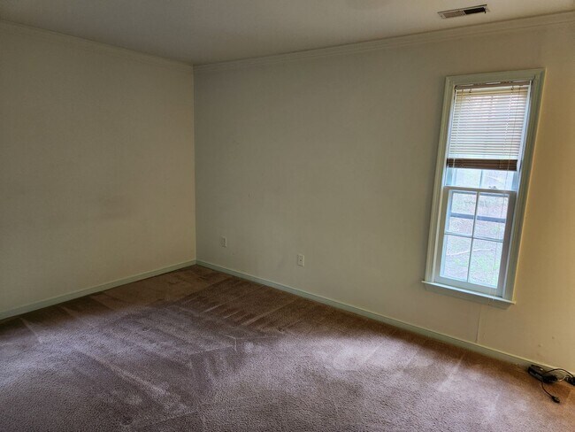 Building Photo - Chesterfield/Midlothian Area-Brandermill S...