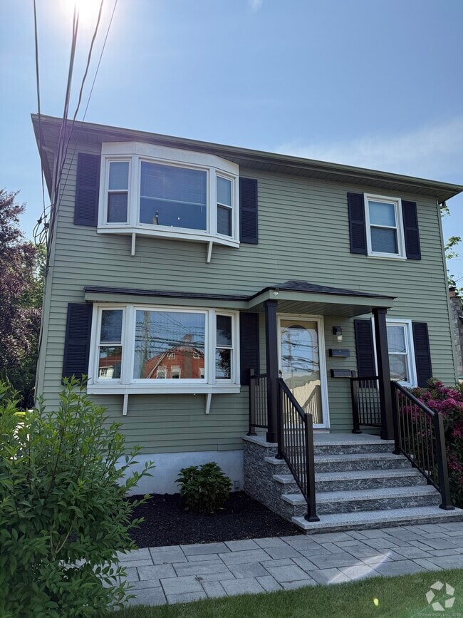 Building Photo - 500 Farmington Ave