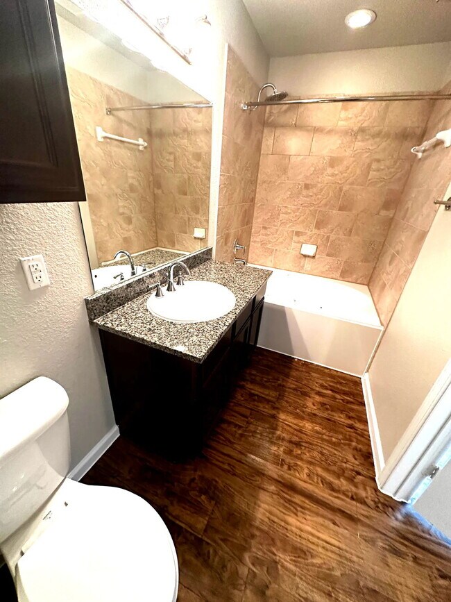 Foto del edificio - 27040 U.S. 380 Apt #01-180, Aubrey, TX 76227 - 1 BR 1 BA condo