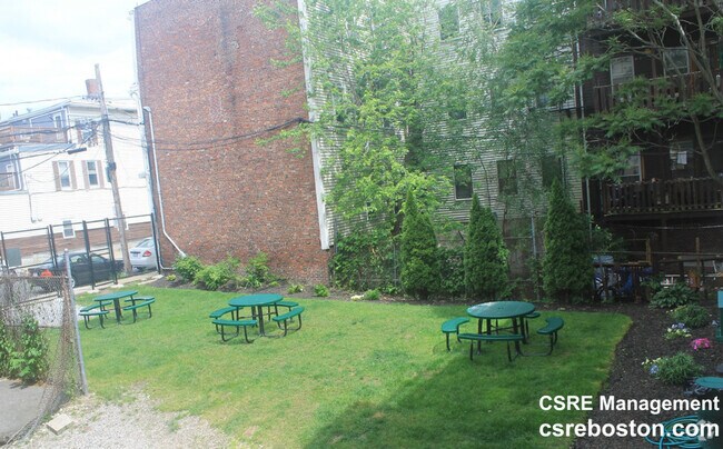 Building Photo - 126 Tudor St