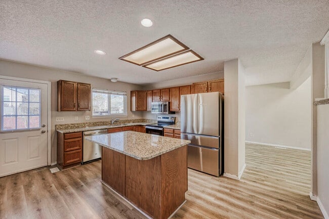 Foto del edificio - 8420 Ilex Dr