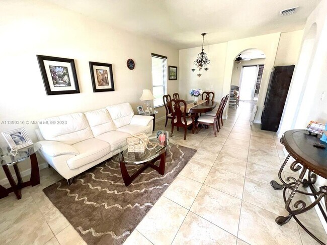 Foto del edificio - 17030 SW 95th Terrace