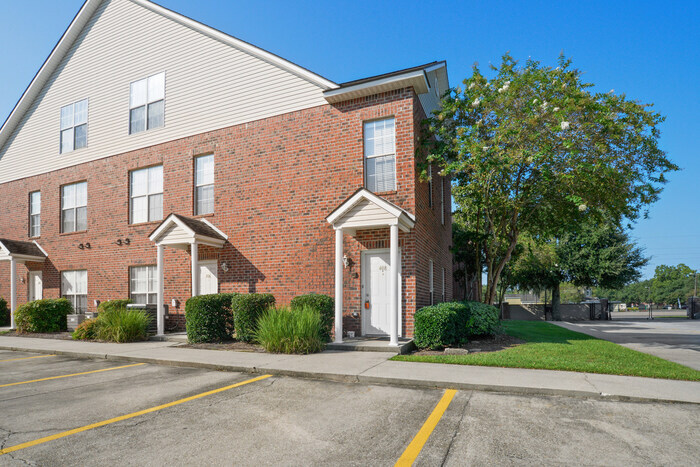 Primary Photo - 4625 Burbank Dr