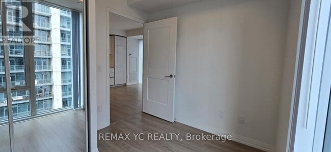 Building Photo - 8 Widmer St