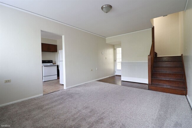 Building Photo - 16 Chalmers Ln