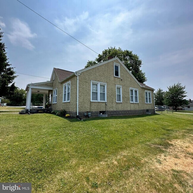 672 Wayne Ave, Chambersburg, PA 17201 House Rental in Chambersburg