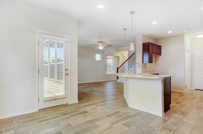 Building Photo - 3453 Pauling Loop