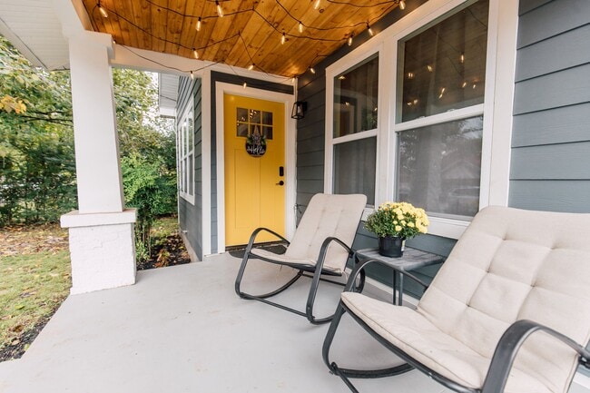 Building Photo - 215 Kerr Ave