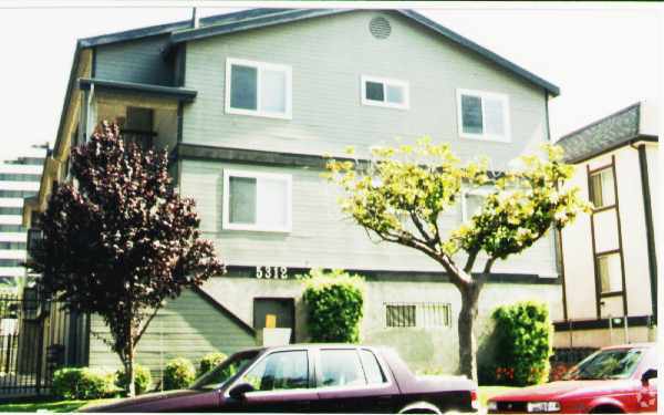 Building Photo - 5312 W 99th Pl