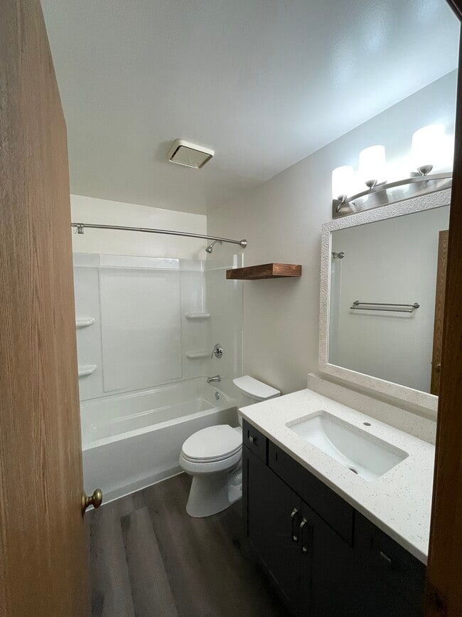 Building Photo - 1332 Field Ct