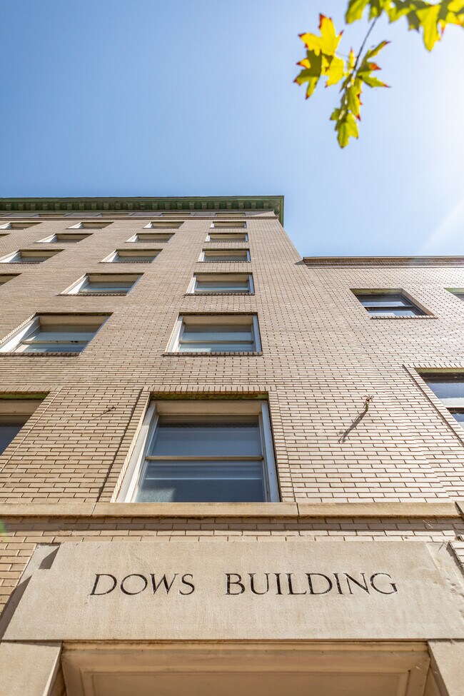 Dows Building 210 2nd St SE Cedar Rapids, IA Apartments for Rent in