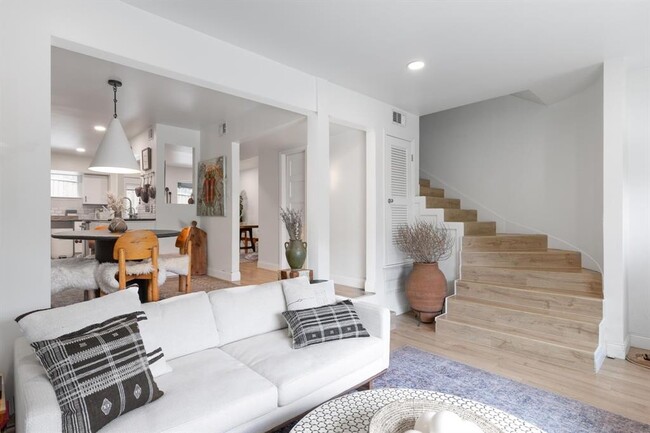 Foto del edificio - 813 E Oltorf St