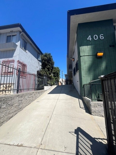 Building Photo - 406 St. Andrews Pl