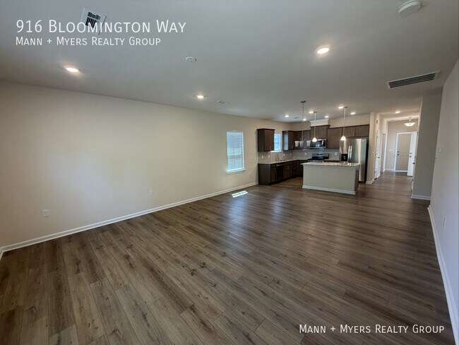 Foto del edificio - 916 Bloomington Wy