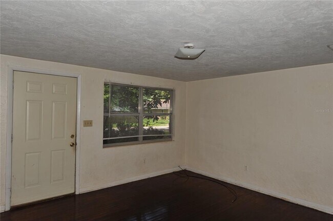 Building Photo - 410 NW 19th Ln