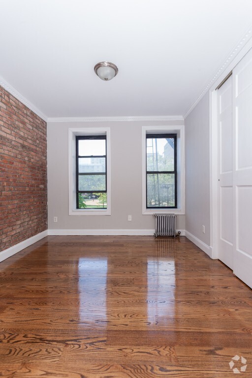 Building Photo - 326 E 100th St