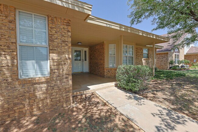 Foto del edificio - 3 Bedroom with updates