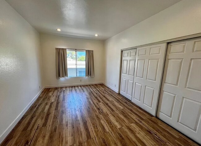 Foto del edificio - 5420 Sylmar Ave