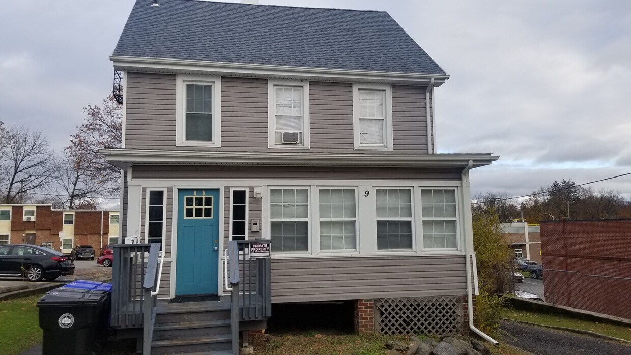 9 Blvd Knolls Unit 2, Poughkeepsie, NY 12603 Room for Rent in