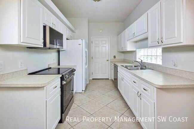 Building Photo - 10735 Maui Cir