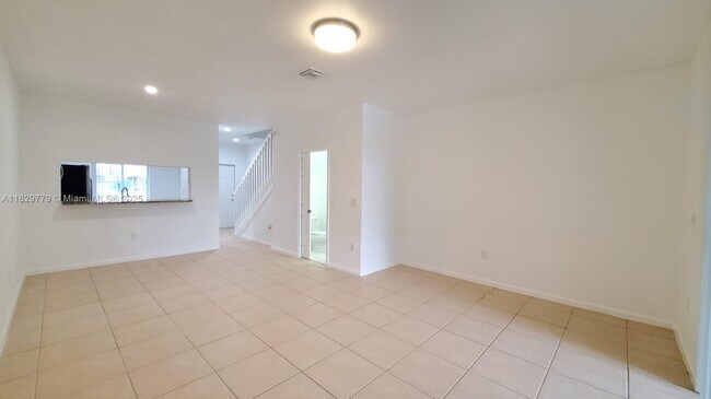Foto del edificio - 8222 SW 27th St