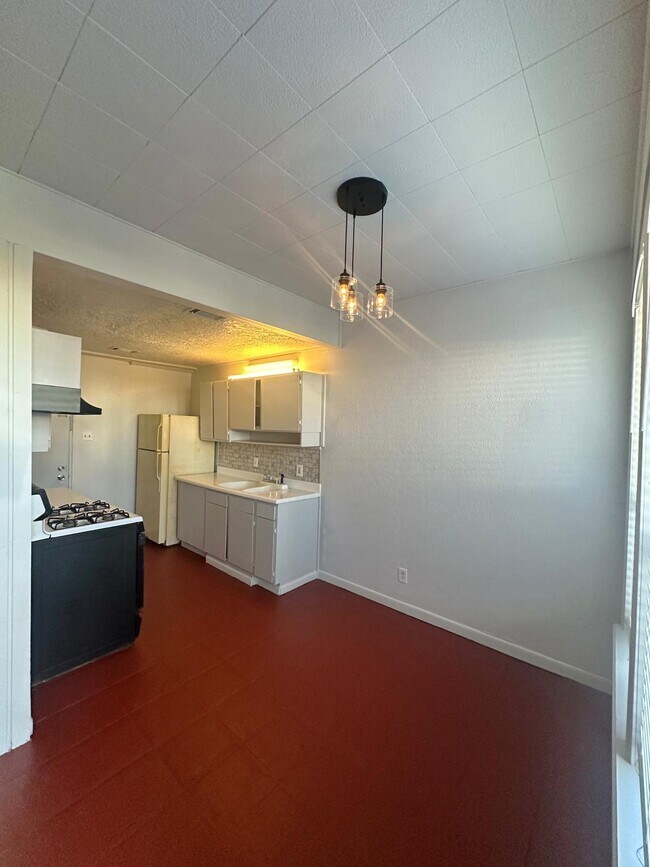 4 Lakeway St, Panorama Village, TX 77304 Townhome Rentals in Panorama