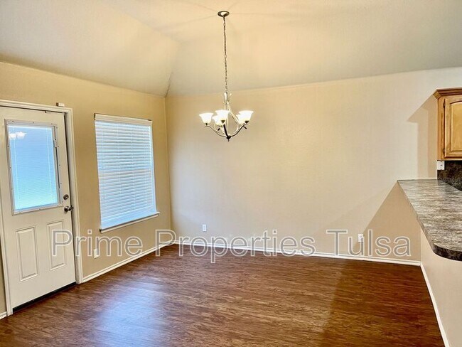 Foto del edificio - 108 E Granger St