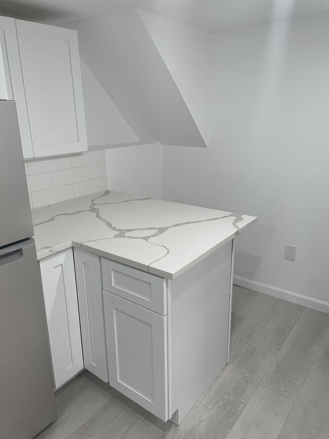 Building Photo - 3223 33rd St