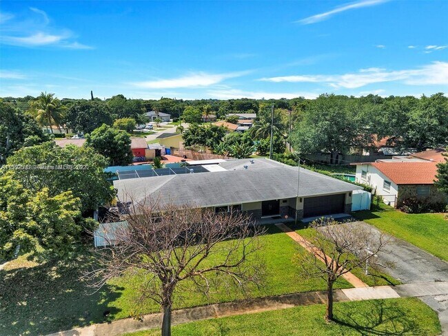Foto del edificio - 4560 NW 6th Ct