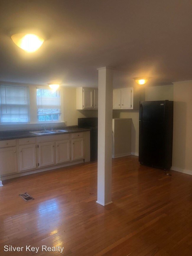 Building Photo - 3 br, 1 bath House - 305 Dixon Avenue
