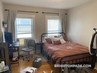 Building Photo - 129 Brooks St