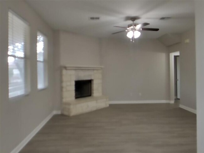 Building Photo - 312 Nogales Ln