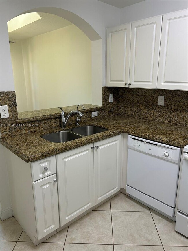 Foto del edificio - 915 SW 143rd Terrace
