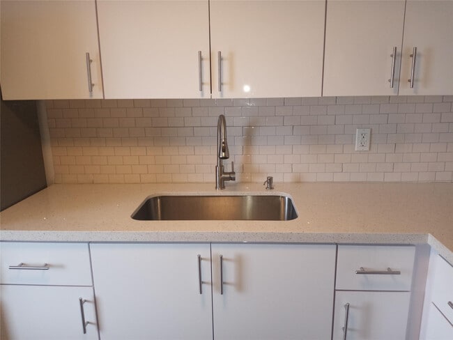 Foto del edificio - 4770 NW 10th Ct