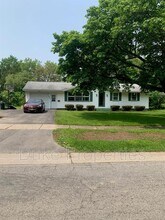 Building Photo - 261 Morrow Dr