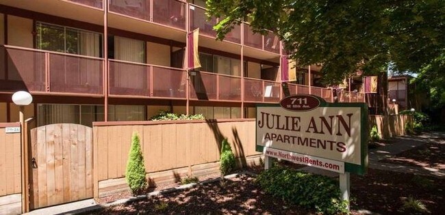 Building Photo - 713 SE 60th Ave