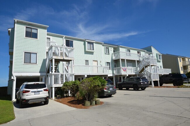 Building Photo - ELEGANT OCEANFRONT OFF-SEASON RENTAL FOR Y...