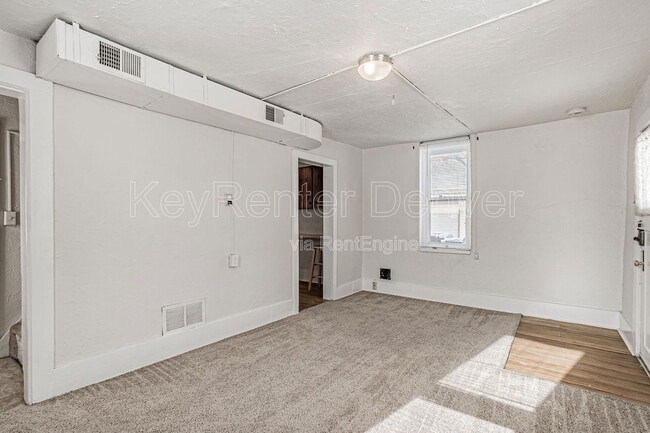 Building Photo - 2033 1/2 Clayton Street