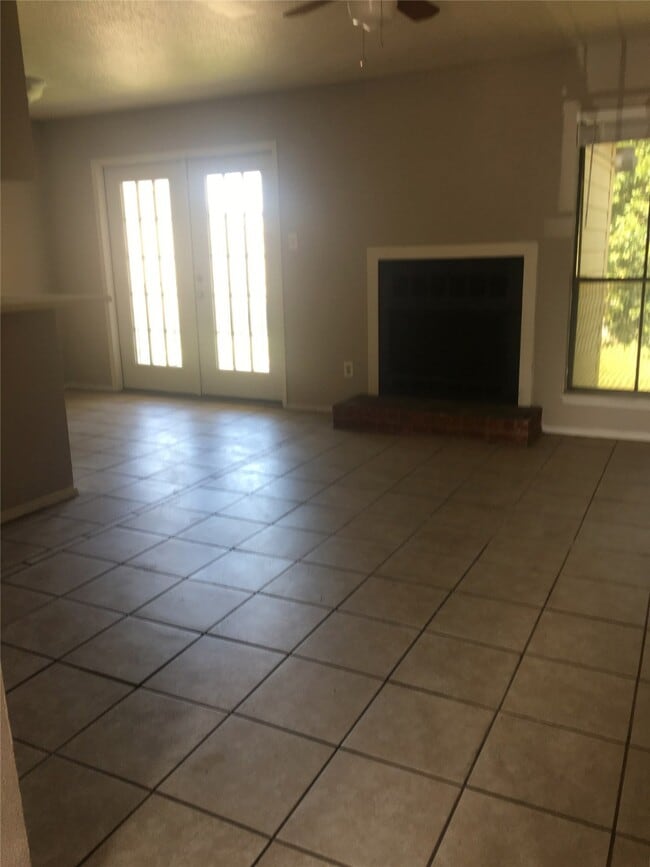 Building Photo - 13480 S Thorntree Dr