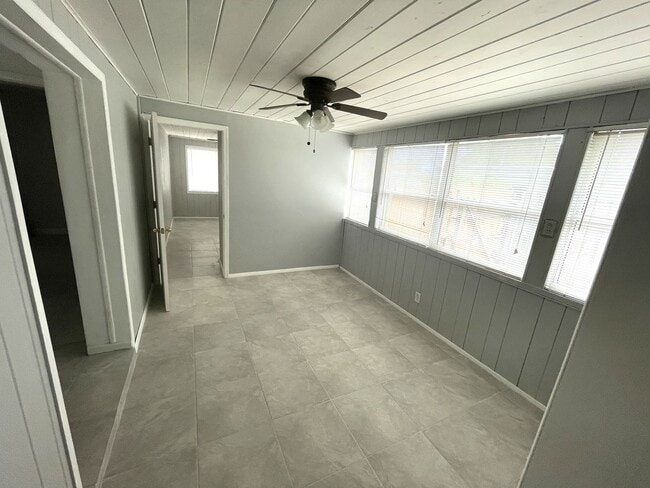 Building Photo - 5283 Jasmine Cir