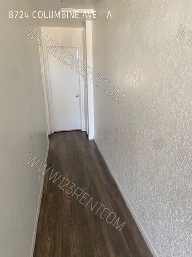 Foto del edificio - 8724 Columbine Ave