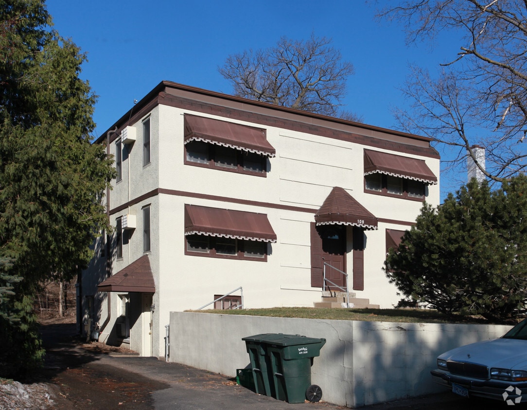 109 Central Ave S, Wayzata, MN 55391 Apartments in Wayzata, MN