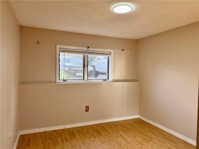 Building Photo - 728 Beverage Hill Ave