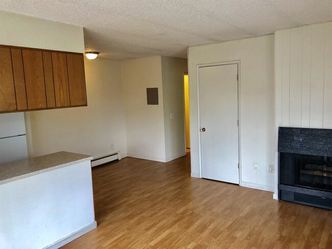 Building Photo - 1023 W 26th Ave