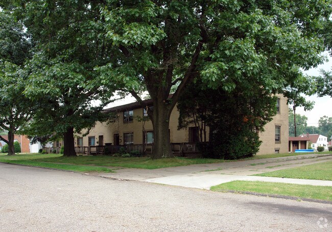 Building Photo - 708-718 Spangler St