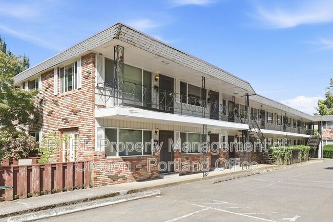 Building Photo - 1113 SE 27th Ave