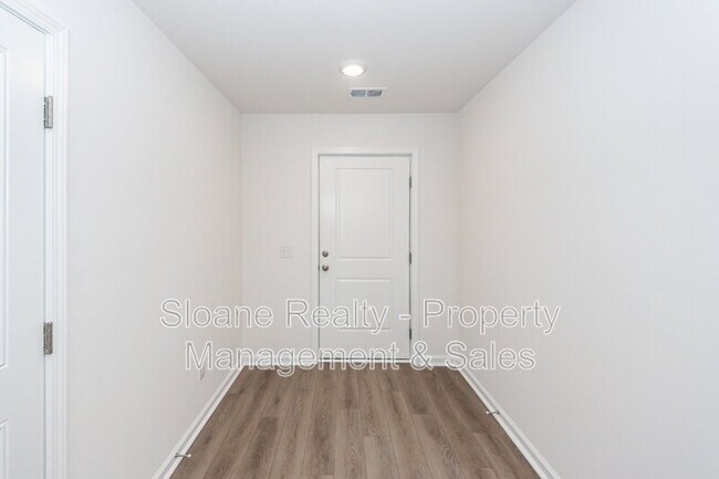 Foto del edificio - 4633 Forest Hills Dr