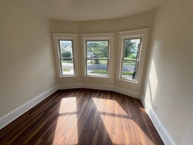 Foto del edificio - 3721 E 50th St